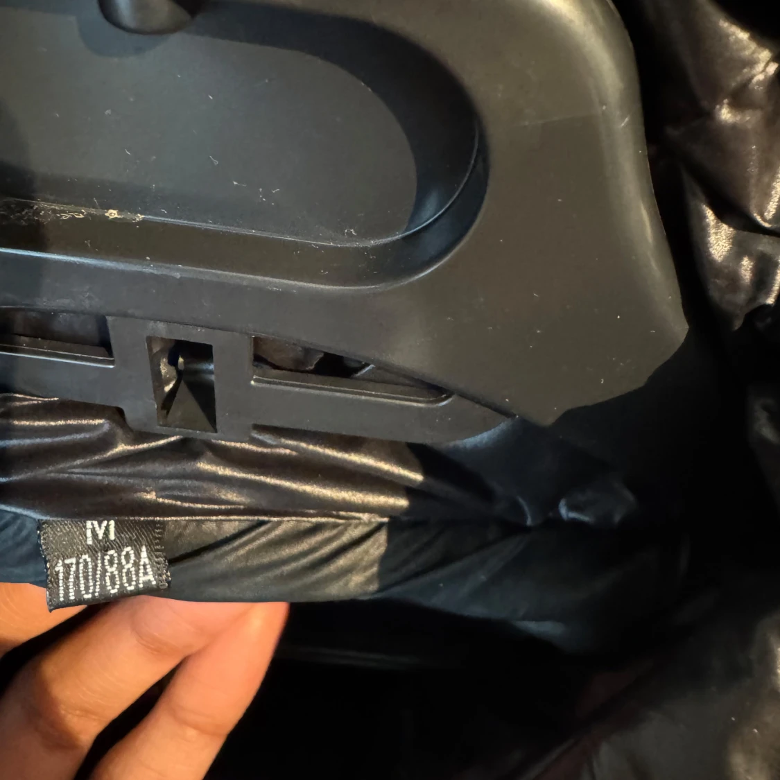 Svart dunjacka från Moncler(fejk) - 2