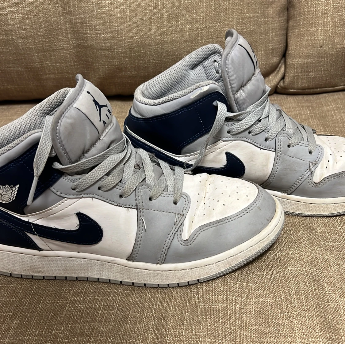 Nike Air Jordan 1 Mid grå och marinblå - 1