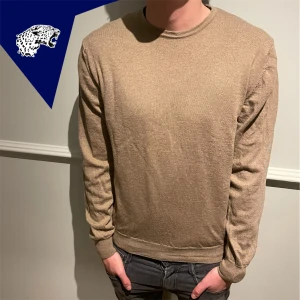STICKAD STENSTRÖMS TRÖJA  - Stickad tröja fårn stenströms | Skick: 8.5/10 | Strl: M | Modellen är 180 cm lång | Hör av dig om du undrar någonting!