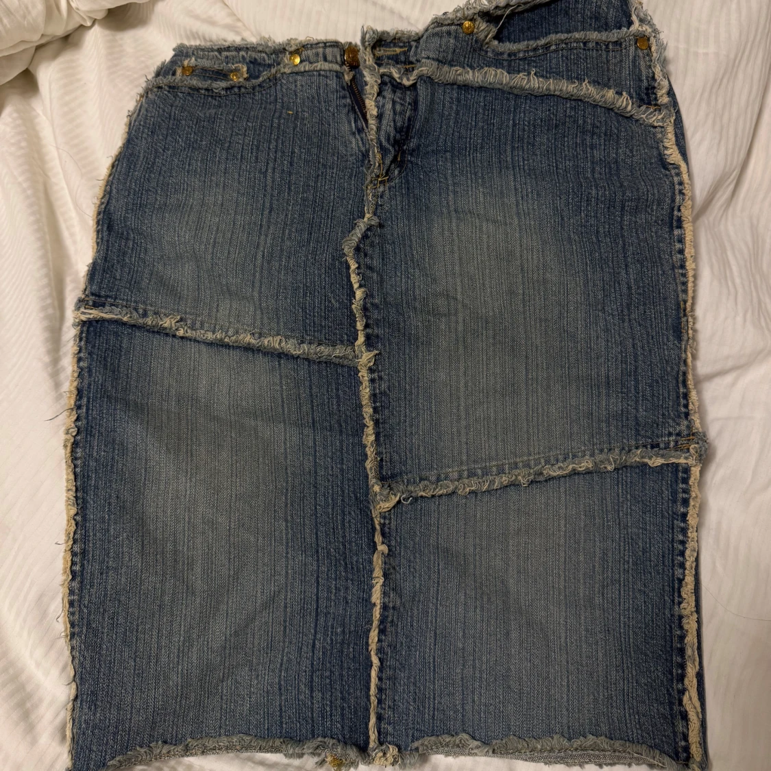 Jeanskjol med råa kanter - 3