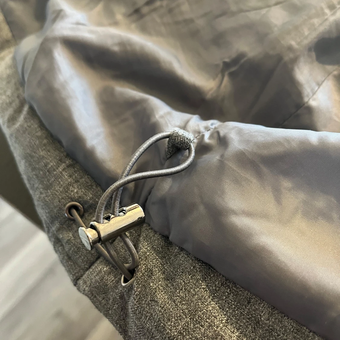 Grå dunjacka från Moncler - 4