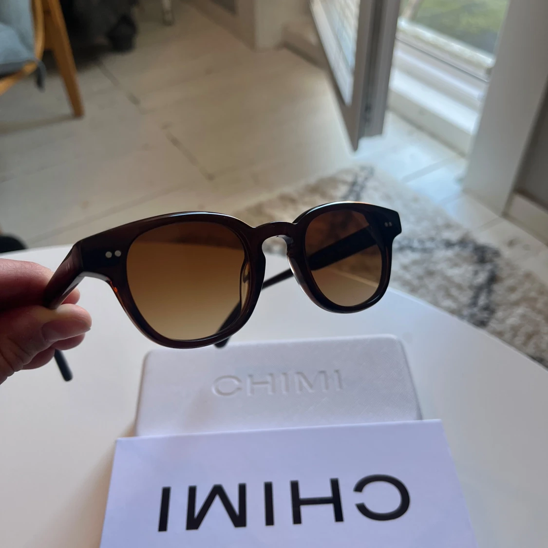 Bruna solglasögon från Chimi - 2