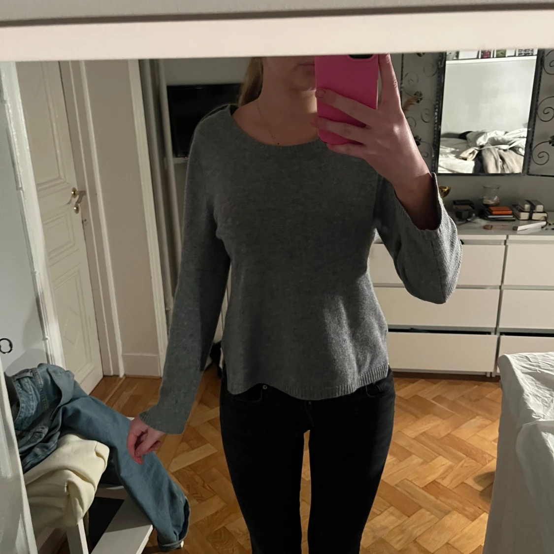 Grå stickad tröja från Lisa yang 