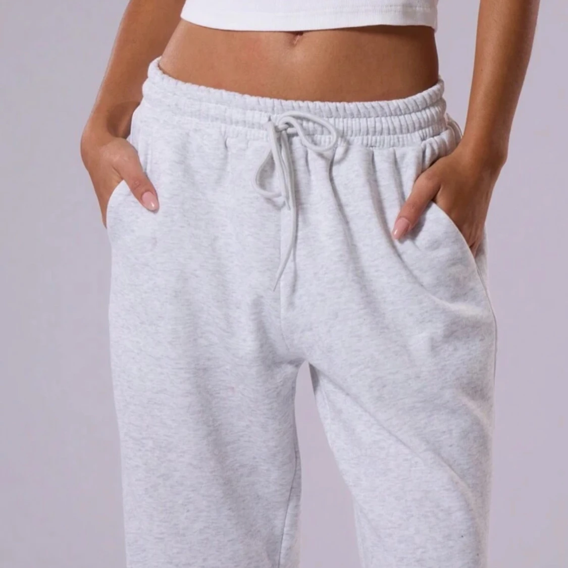 Grå mjukisbyxor med dragsko - 2