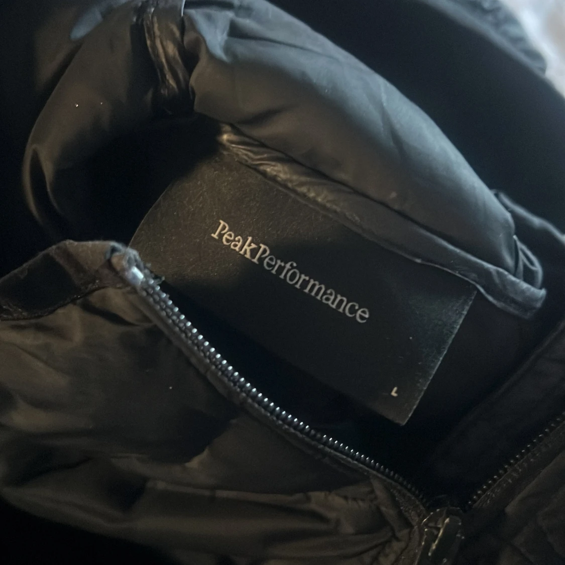 Svart dunjacka från Peak Performance - 1