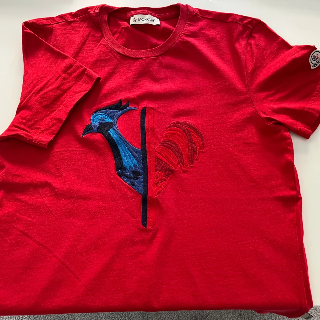 Röd t-shirt från Moncler