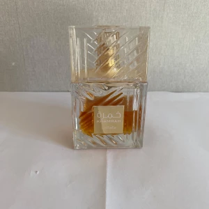 Lattafa khamrah here parfym - Lattafa Khamrah herr parfym, 60/100ml kvar, tar byten, pris kan diskuteras skriv vid minsta fråga eller fundering🤝💯