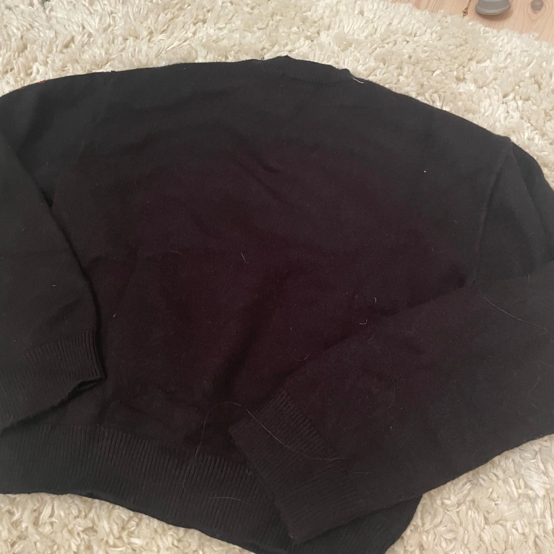 Svart tröja med stjärnor från Gina Tricot - 1