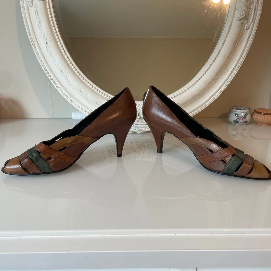 Bruna klackskor med öppen tå - 3