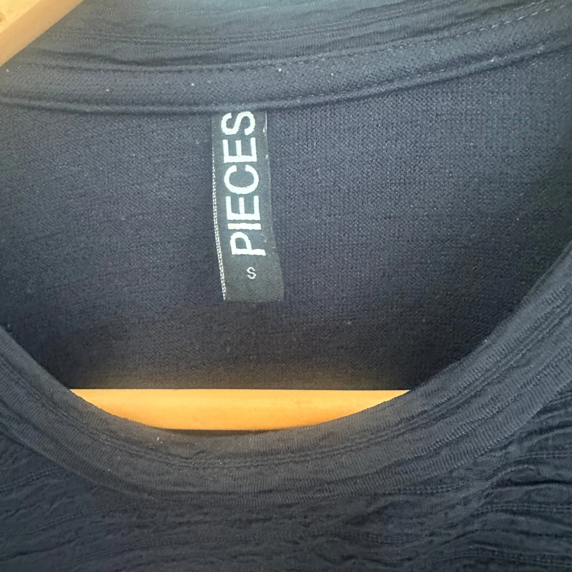 Svart långärmad topp från Pieces - 1