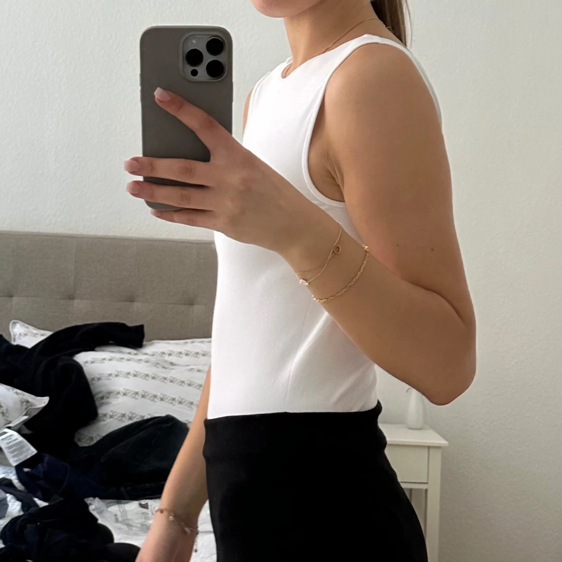 Vit body med öppen rygg  - 2