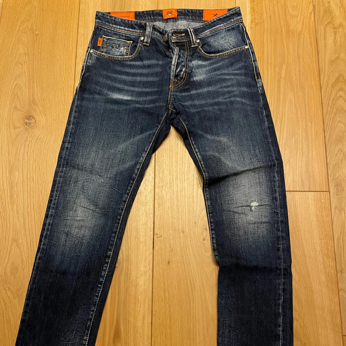 Mörkblå jeansbyxor från Tramarossa