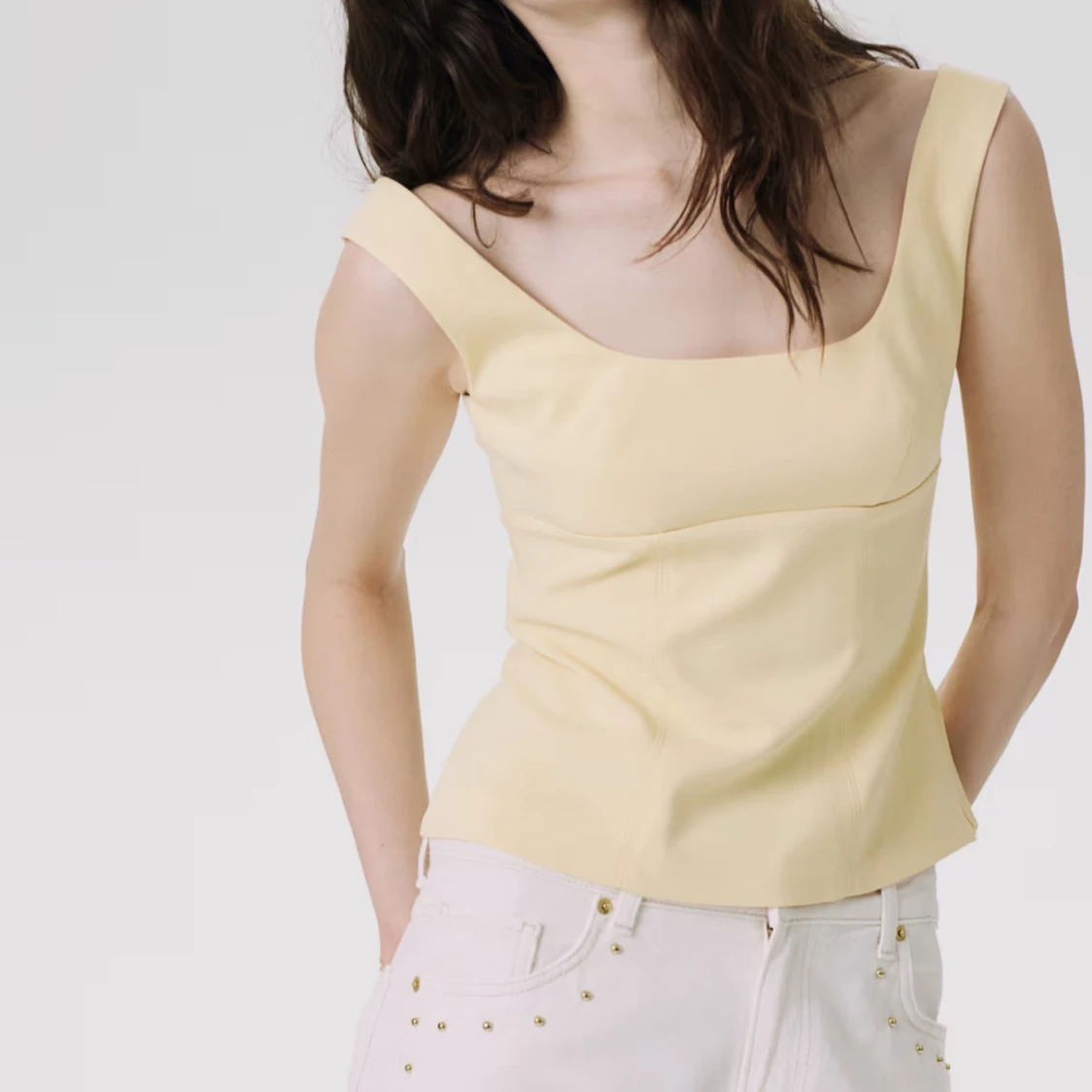 Ljusgul linnetopp med breda axelband - 3
