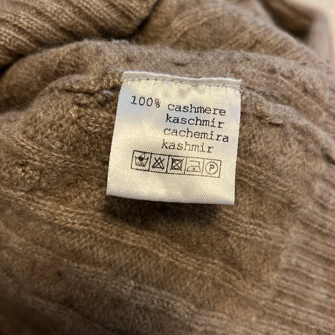 Beige kashmirtröja från FTC - 2