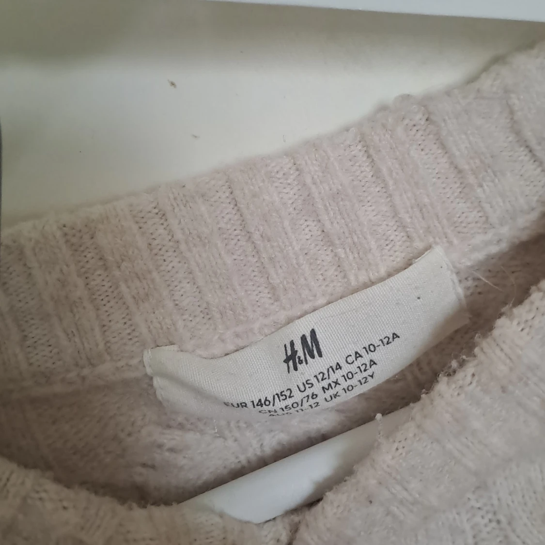 Beige kabelstickad tröja från H&M - 3