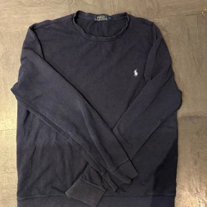 Ralph lauren tröja  - Säljer denna Ralph lauren tröja då den ej kommer till användning den är i storlek L och är i bra skick 