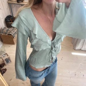 Topp - SUPER fin topp / blus. Såå somrig💞💞