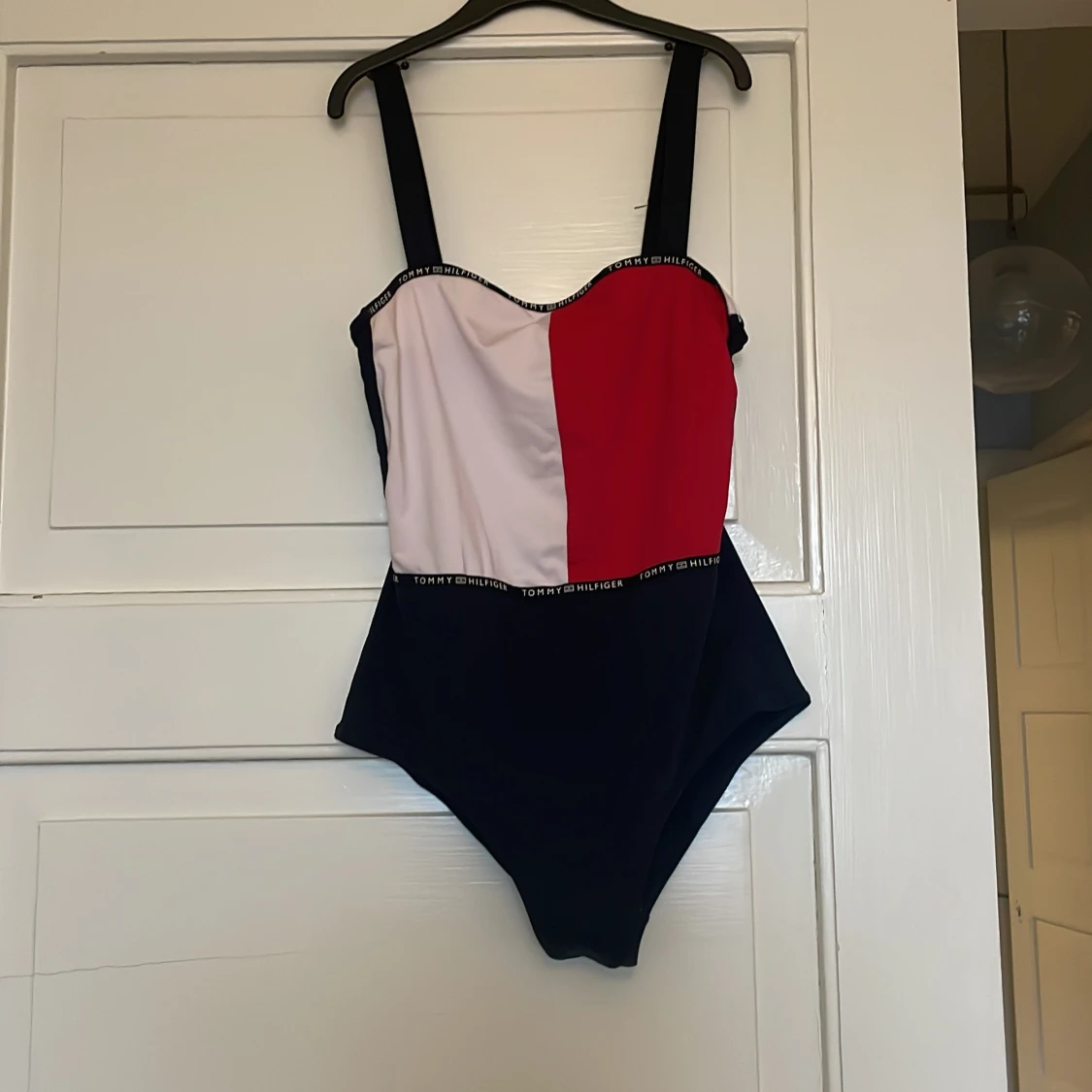 Baddräkt från Tommy Hilfiger 