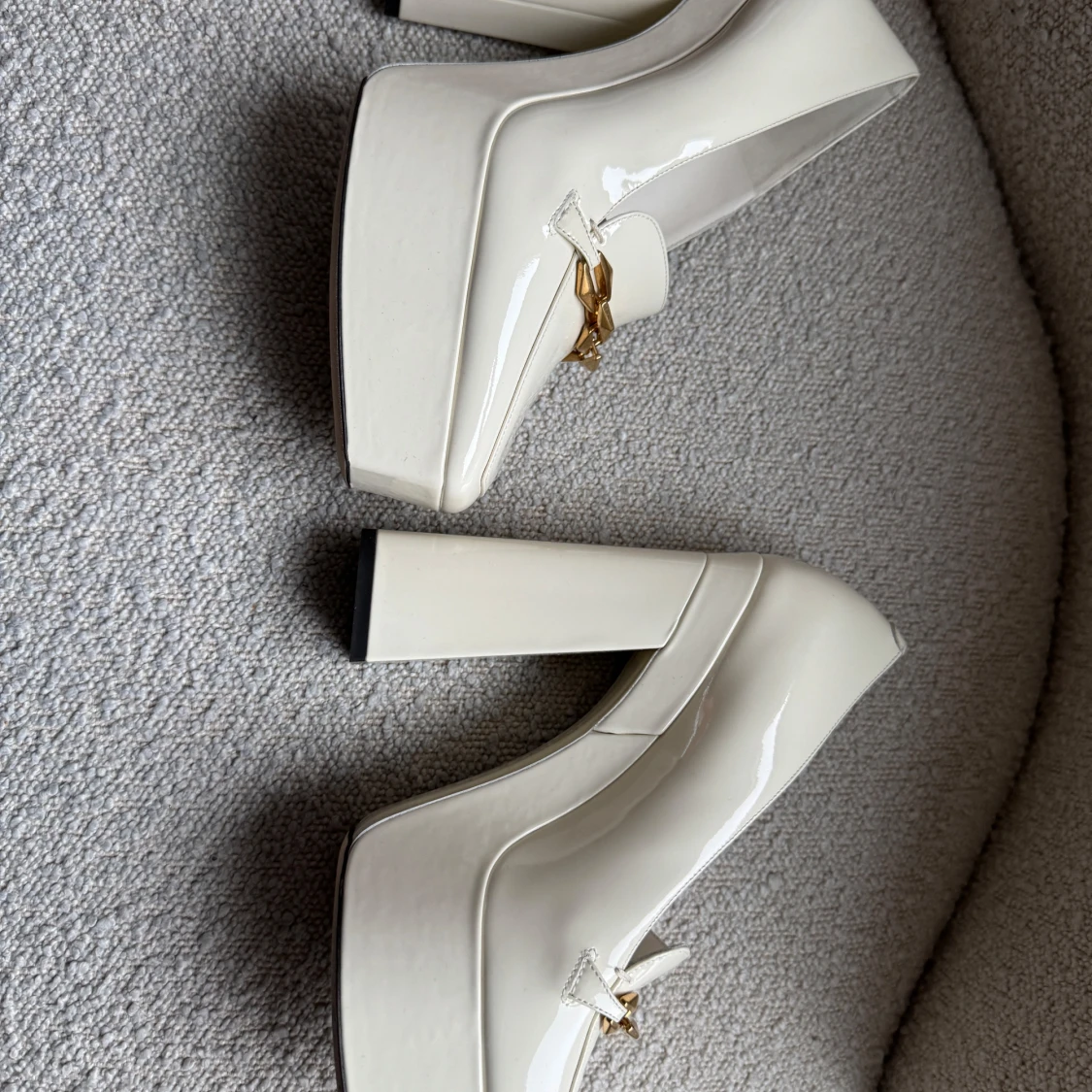 Vita platåpumps från Jimmy Choo - 2