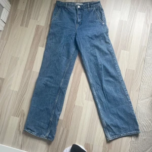 Raka jeans - Raka jeans köpta på sellpy som inte passa!!