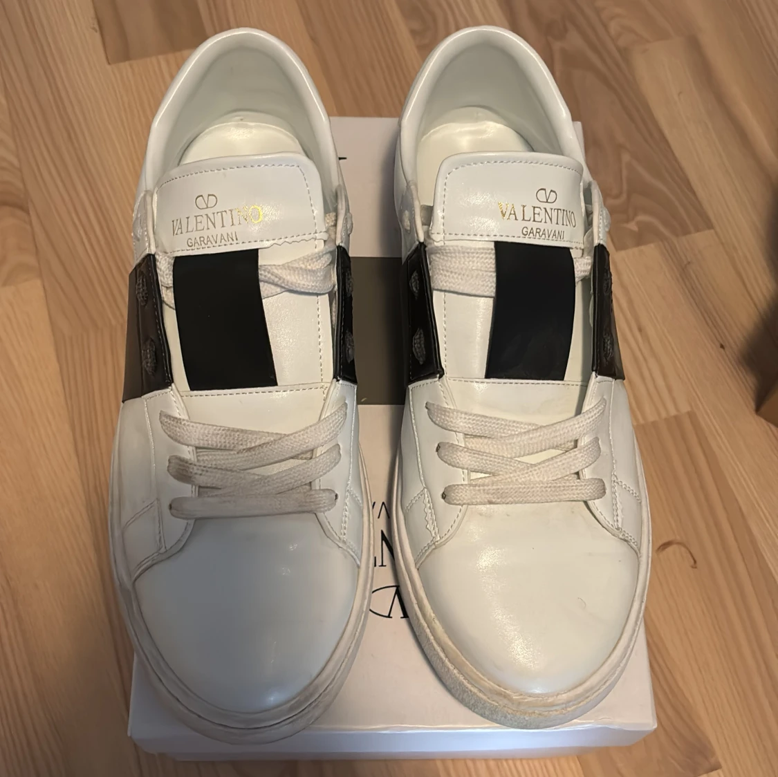 Valentino open Garvani