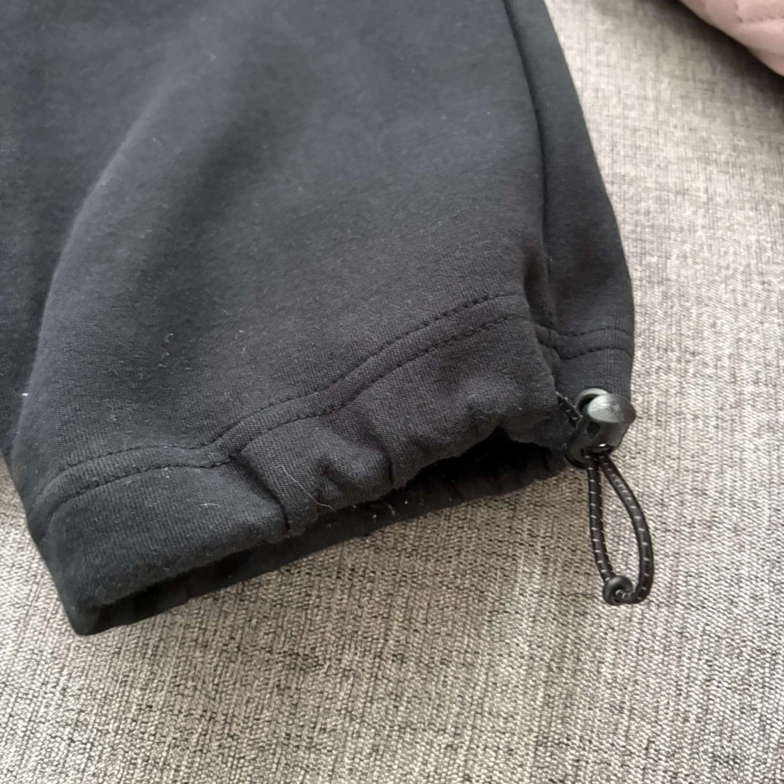 Svarta mjukisbyxor från Nike med dragkedjor - 2