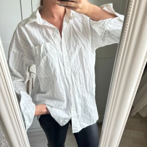 Randig skjorta - Super snygg randig skjorta i bra skick! 