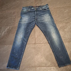 Jacob cohen jeans - Riktigt feta jeans från jacob cohen med grym tvätt. Jätte bra skick. Nypris ca 6000. Hör av dig vid frågor