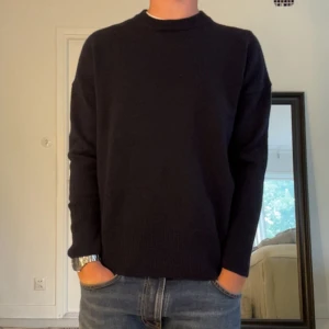 Massimo Dutti kashmir tröja  - Massimo Dutti kashmir tröja | Storlek: S | Varm och skön tröja, perfekt för hösten | Skick: 10/10, som ny | Skriv om minsta funderingar | 
