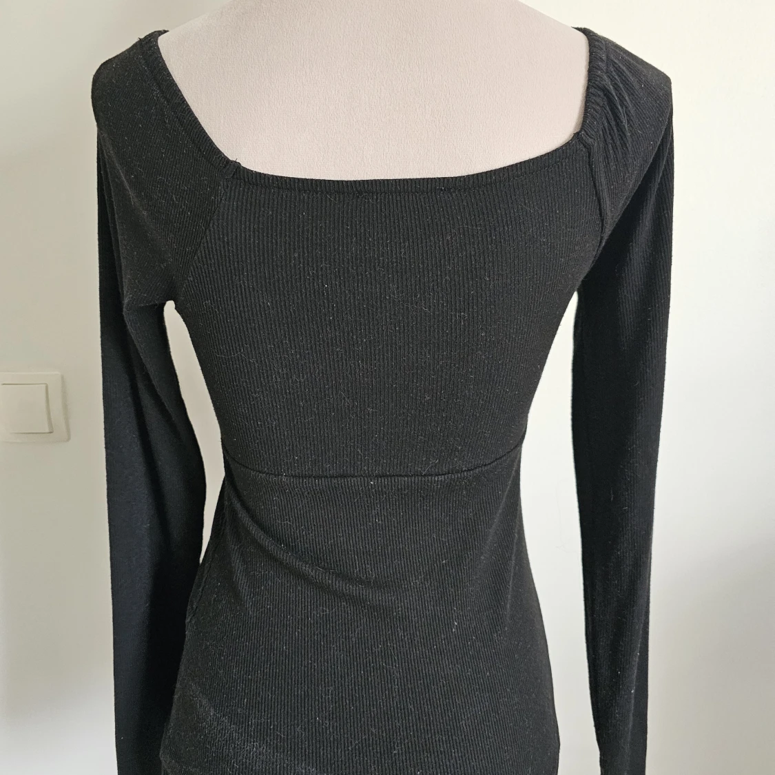 Svart omlottopp från New Look Maternity - 1