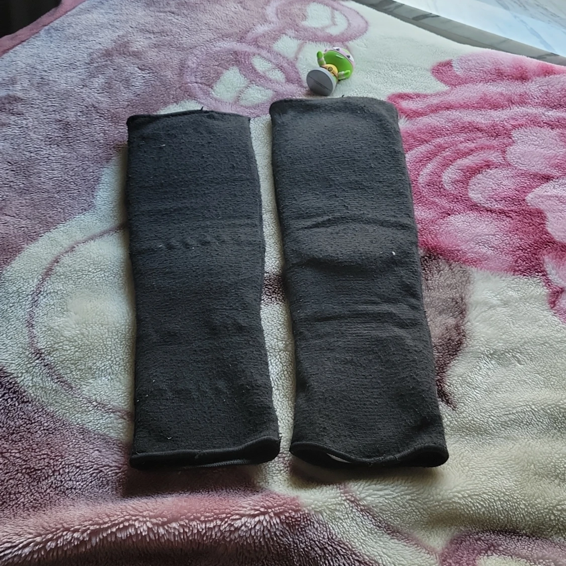 Svarta benvärmare med hål för knä - 1