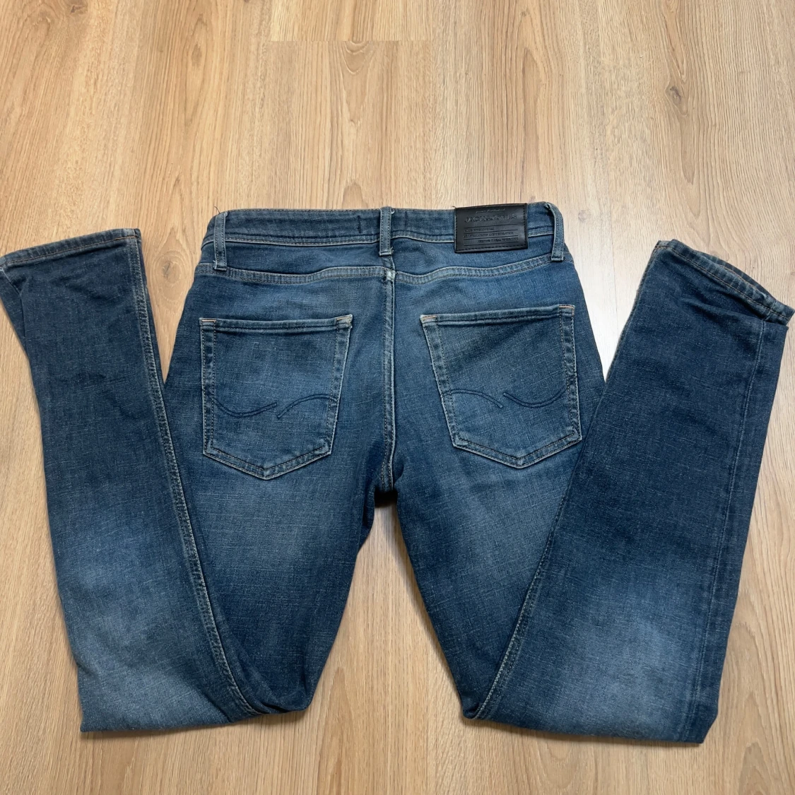 Blå jeans från Jack & Jones Regular Clark - 2