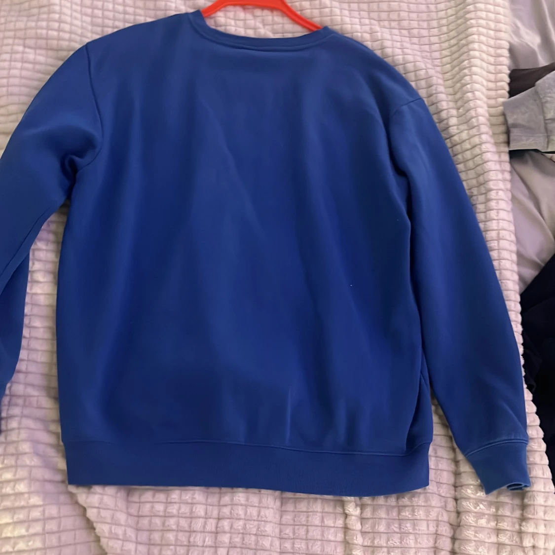 Blå basic sweatshirt i storlek L - 1