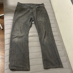 Mc Gordon jeans (loose) - Snygga jeans som är använda en del men som är riktigt snygga. Storlek W 34 L30