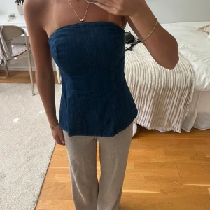 Denim/ Jeans bandeau topp - Så snygg jeans, denim bandeau top! Använd 1 gång!