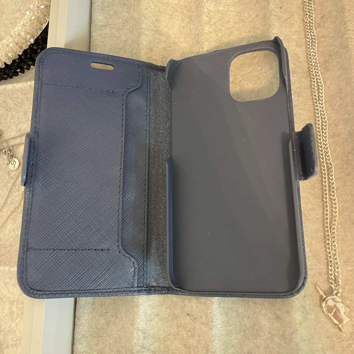 Marinblått mobilskal - 2