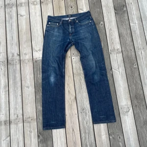 APC jeans - Säljer dessa väldigt populära apc selvage jeansen. Dessa jeans blir snyggare med åren man använder dem( exempel på bild 4). Pris kan diskuteras vid snabb affär. Tveka inte på att fråga.