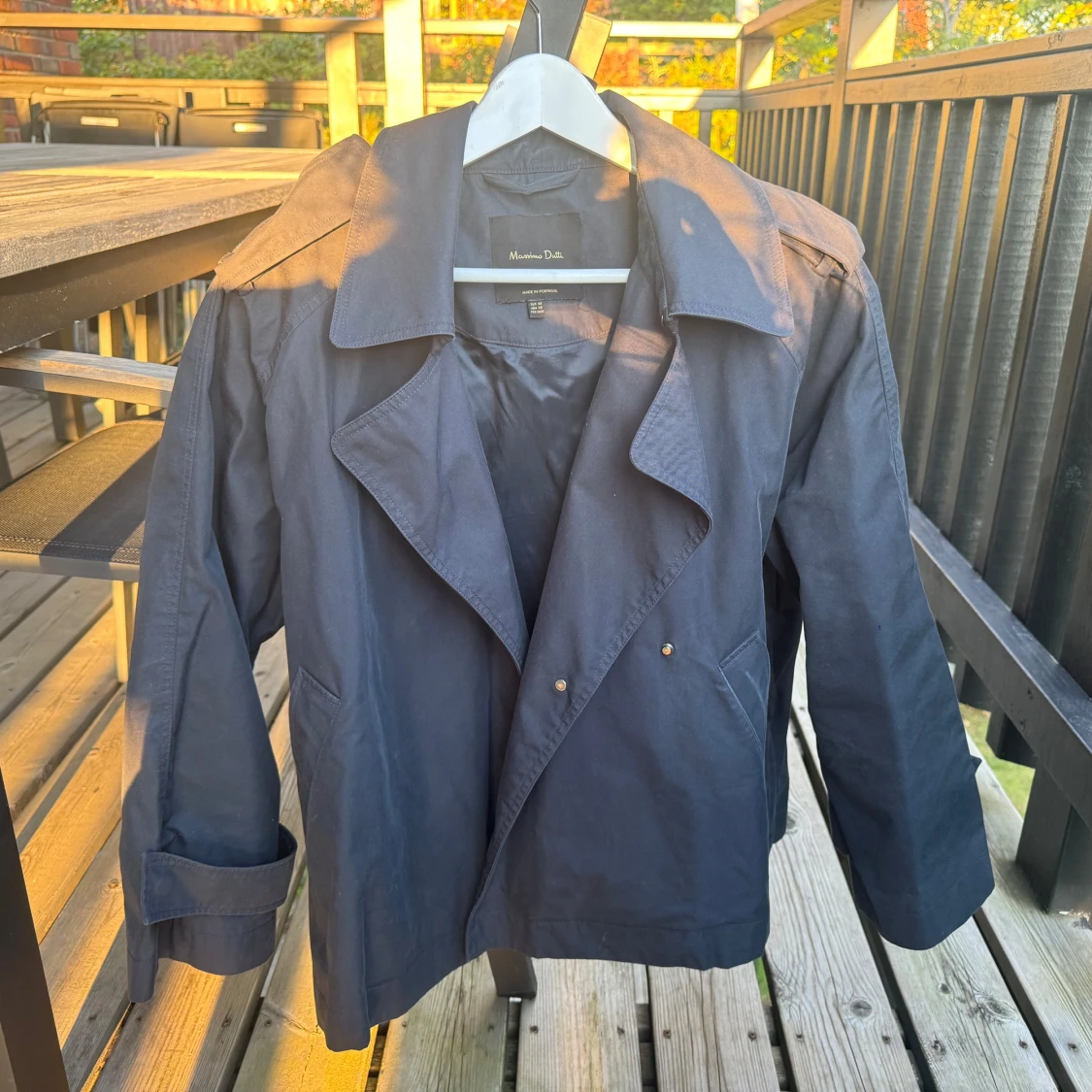 Blå  trenchcoat från Massimo Dutti