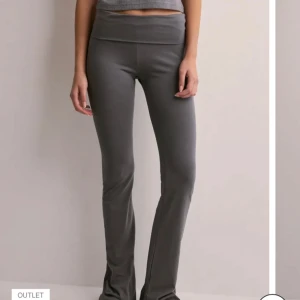 yogapants - Säljer dessa gråa yohapamts från nelly då dom inte används❤️