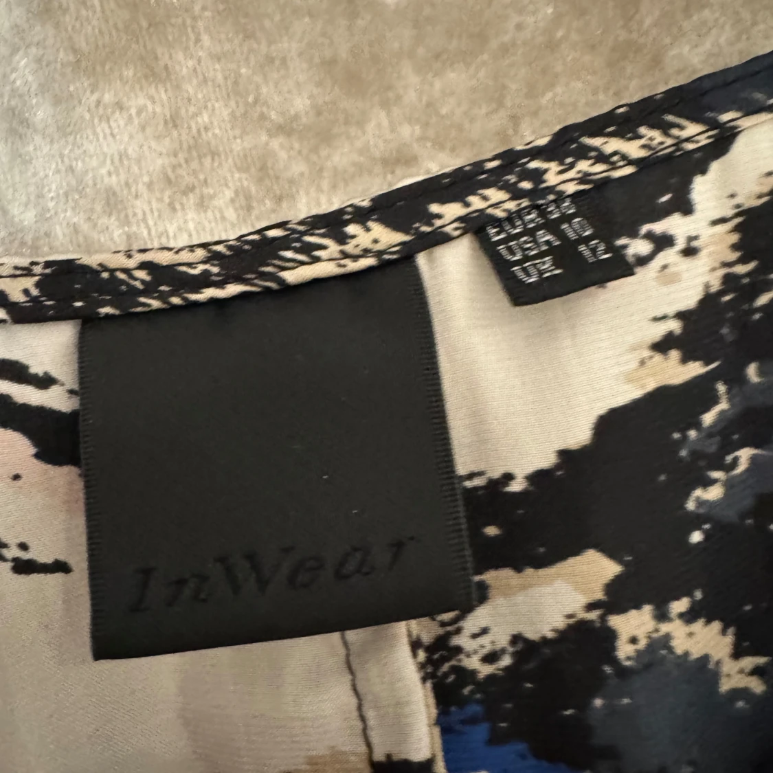 Blommig miniklänning från InWear - 2