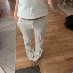 Beiga linnebyxor - Linnebyxor från Nelly 