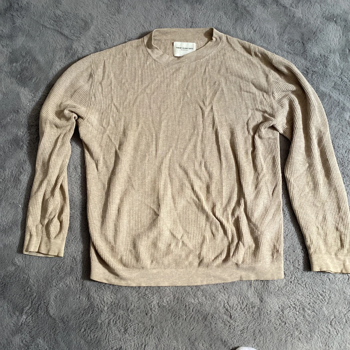 Beige ribbad tröja These Glory Days