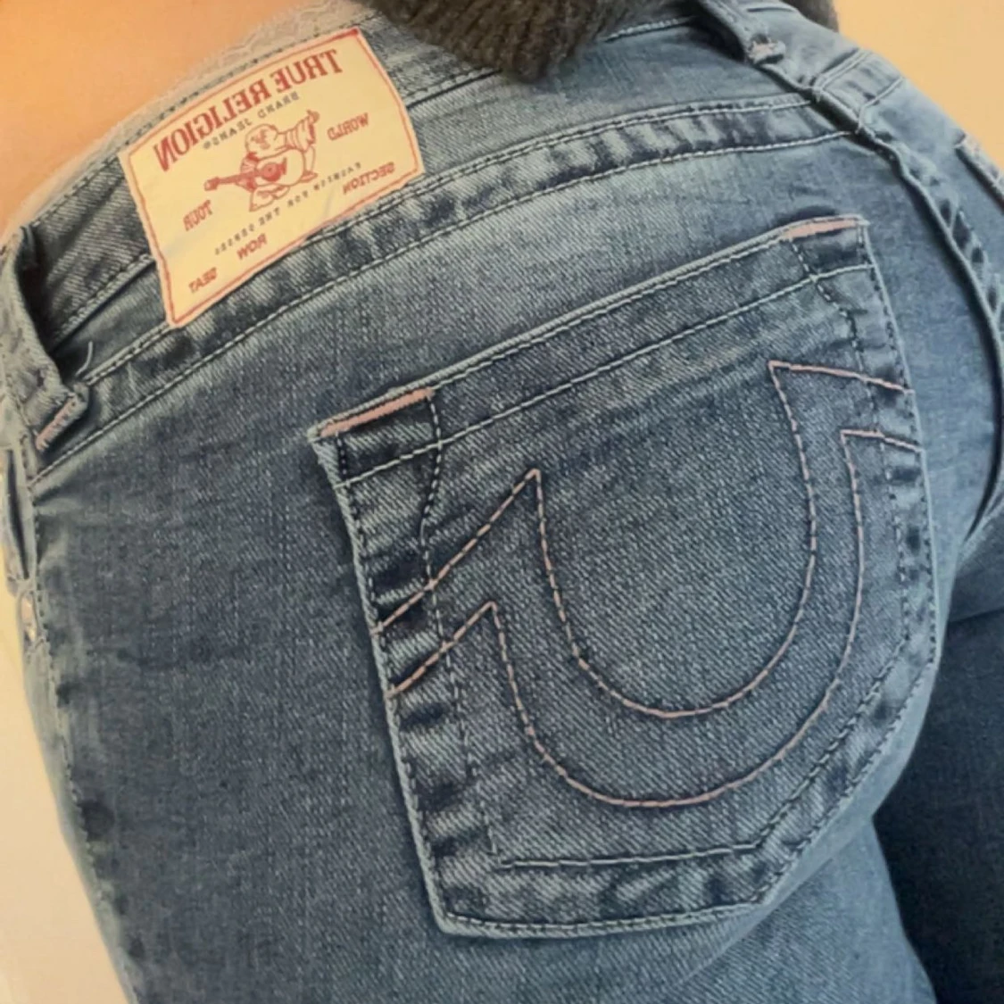 Blå bootcut jeans från True Religion - 2