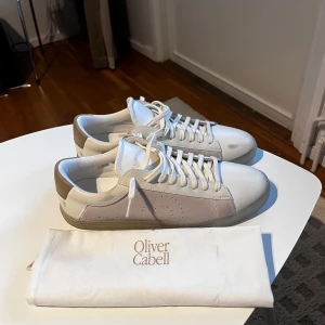 Oliver cabell sneakers  - Säljer nu mina oliver cabell dojjor pågrund av att dom är förstora. Helt ny skick , box finns inte kvar pga av att dom är köpta i usa och fick inte plats u resväskan.