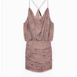 Glittrig kort klänning - Superfin klänning från zara som aldrig är använd tyvärr då den inte riktigt passade mig❤️