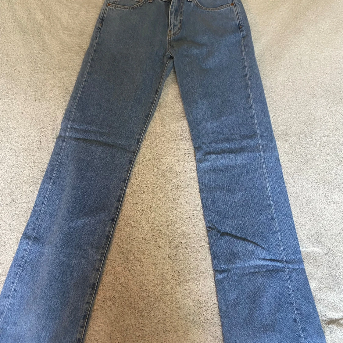 Blå raka jeans i klassisk modell - 1