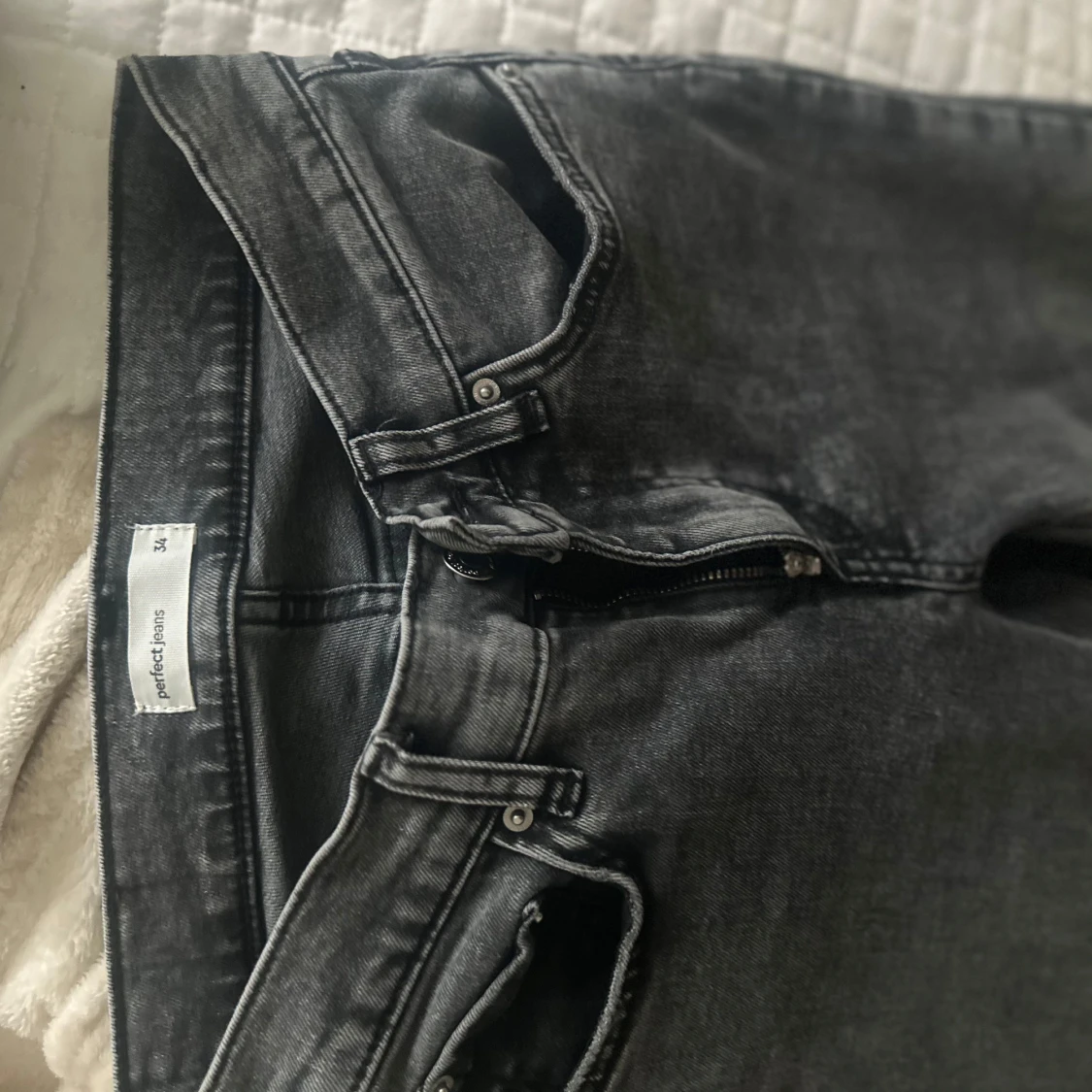 Grå bootcut jeans från Perfect Jeans - 2