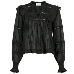 Neo noir blus - Säljer min blus från neo noir då den inte har kommit till mycket användning. Den är i bra skick, skriv privat för fler bilder💕
