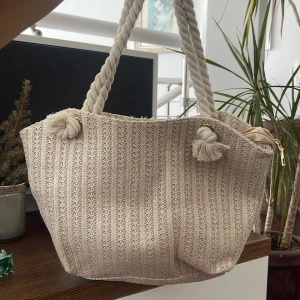  Strandväska - 40 cm diameter i mitten av väskan💕aldrig använd 