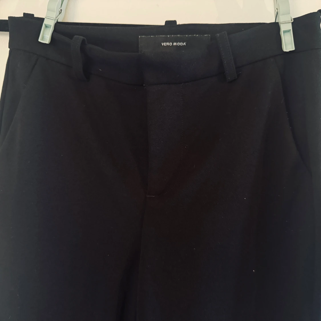 Svarta kostymbyxor från Vero Moda - 2